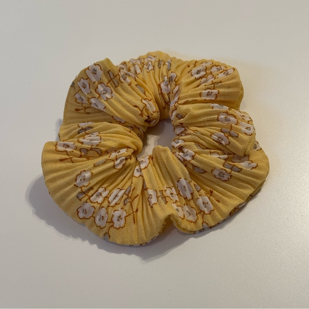 Floral Ruffle Scrunchie